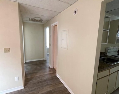 111 S Newport Avenue - Photo Thumbnail 5