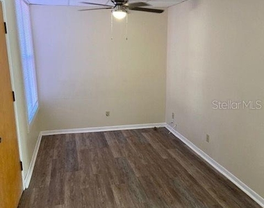 111 S Newport Avenue - Photo Thumbnail 3