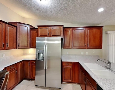 2275 Cork Oak Street E - Photo Thumbnail 6