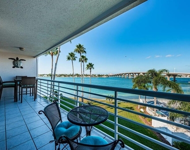 5901 Bahia Del Mar Circle - Photo Thumbnail 23