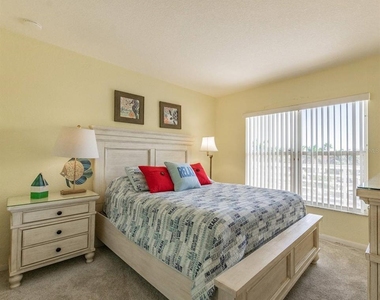 5901 Bahia Del Mar Circle - Photo Thumbnail 10