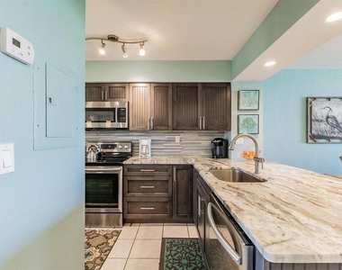 5901 Bahia Del Mar Circle - Photo Thumbnail 14