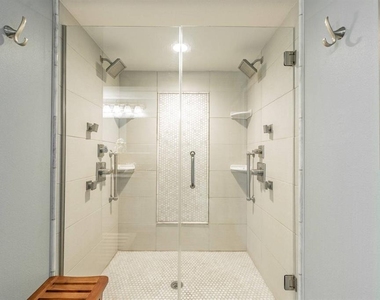 5901 Bahia Del Mar Circle - Photo Thumbnail 13