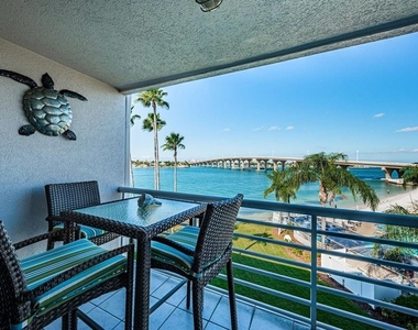 5901 Bahia Del Mar Circle - Photo Thumbnail 20