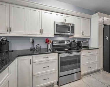 5901 Bahia Del Mar Circle - Photo Thumbnail 3