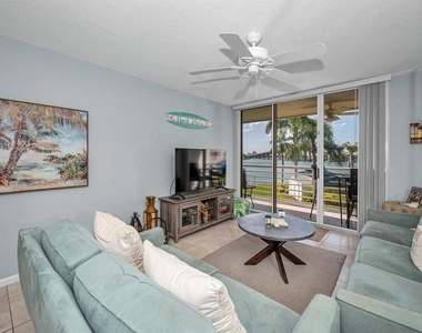 5901 Bahia Del Mar Circle - Photo Thumbnail 11
