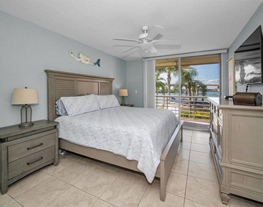 5901 Bahia Del Mar Circle - Photo Thumbnail 14