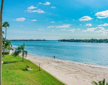 5901 Bahia Del Mar Circle - Photo Thumbnail 26