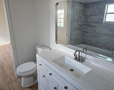 8822 Bay Pointe Drive - Photo Thumbnail 6