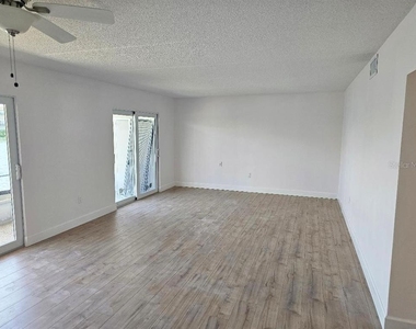 8822 Bay Pointe Drive - Photo Thumbnail 4