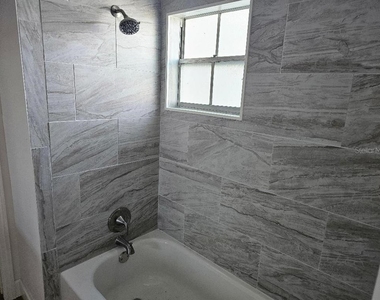 8822 Bay Pointe Drive - Photo Thumbnail 7