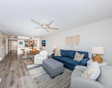 6105 Bahia Del Mar Circle - Photo Thumbnail 10
