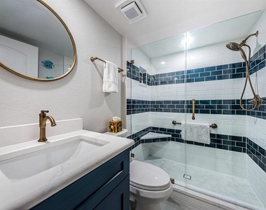 6105 Bahia Del Mar Circle - Photo Thumbnail 12