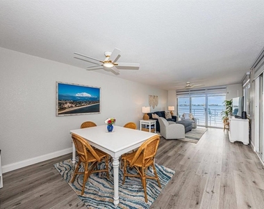 6105 Bahia Del Mar Circle - Photo Thumbnail 8