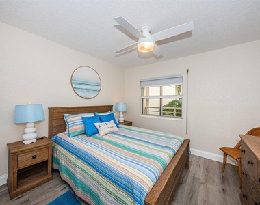 6105 Bahia Del Mar Circle - Photo Thumbnail 17
