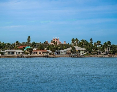 6105 Bahia Del Mar Circle - Photo Thumbnail 22