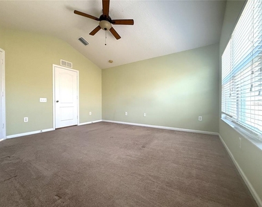 26627 Castleview Way - Photo Thumbnail 17