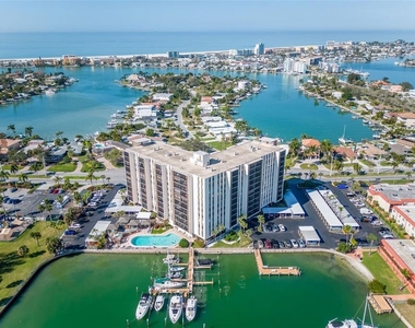 10355 Paradise Boulevard - Photo Thumbnail 9