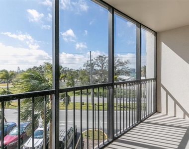 10355 Paradise Boulevard - Photo Thumbnail 12
