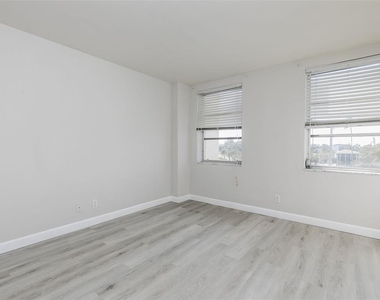10355 Paradise Boulevard - Photo Thumbnail 26