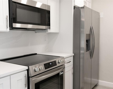 10355 Paradise Boulevard - Photo Thumbnail 24