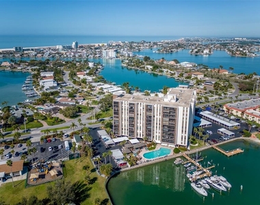 10355 Paradise Boulevard - Photo Thumbnail 6
