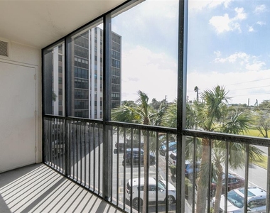 10355 Paradise Boulevard - Photo Thumbnail 13