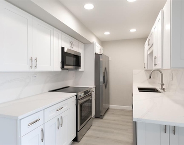 10355 Paradise Boulevard - Photo Thumbnail 21