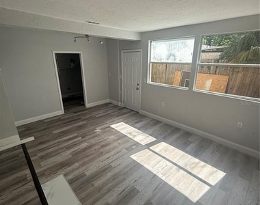 9029 Maiden Lane - Photo Thumbnail 9