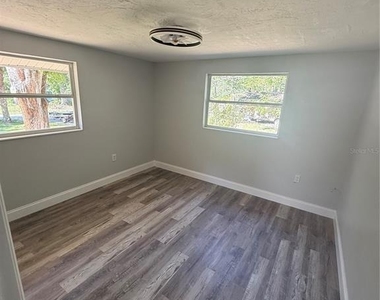 9029 Maiden Lane - Photo Thumbnail 7