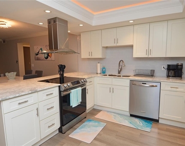 4908 38th Way S - Photo Thumbnail 14