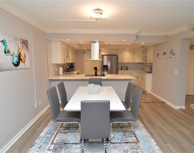 4908 38th Way S - Photo Thumbnail 8