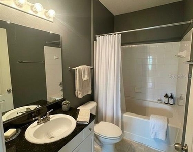 8836 Villa View Circle - Photo Thumbnail 7