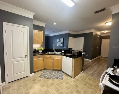 8836 Villa View Circle - Photo Thumbnail 4