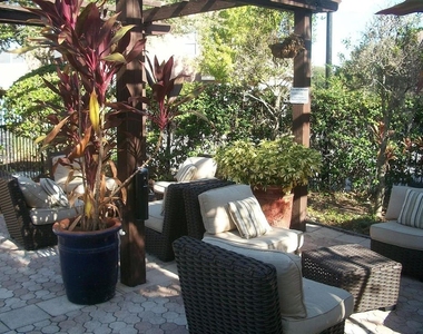 8836 Villa View Circle - Photo Thumbnail 20