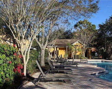 8836 Villa View Circle - Photo Thumbnail 16