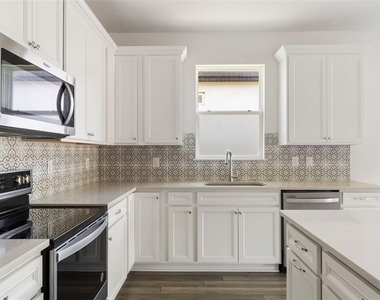 36887 Highland Meadows Court - Photo Thumbnail 8