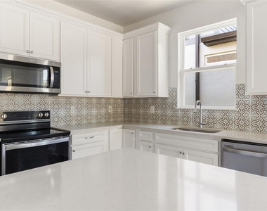 36887 Highland Meadows Court - Photo Thumbnail 7