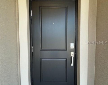 1609 Cross Prairie Parkway - Photo Thumbnail 2