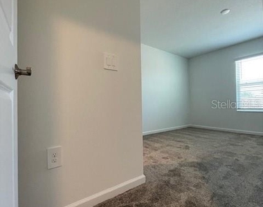1609 Cross Prairie Parkway - Photo Thumbnail 16