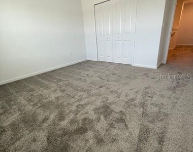1609 Cross Prairie Parkway - Photo Thumbnail 7
