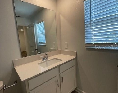 1609 Cross Prairie Parkway - Photo Thumbnail 13
