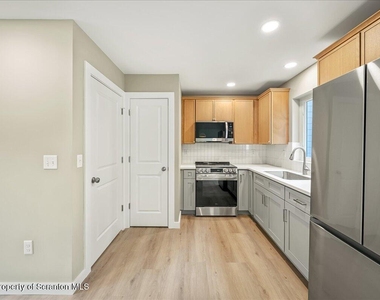 820 822 Delaware Street - Photo Thumbnail 3