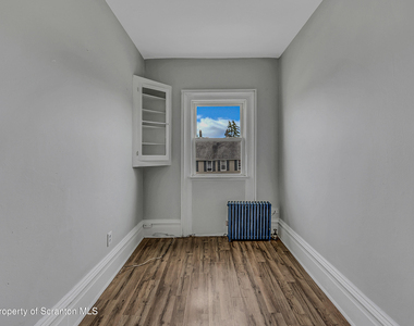 301 N Bromley Avenue - Photo Thumbnail 11