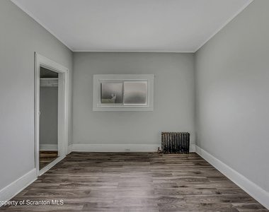 301 N Bromley Avenue - Photo Thumbnail 5