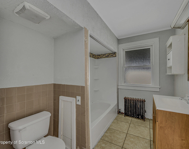 301 N Bromley Avenue - Photo Thumbnail 7