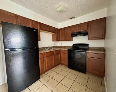 503 N Lanier Avenue - Photo Thumbnail 2