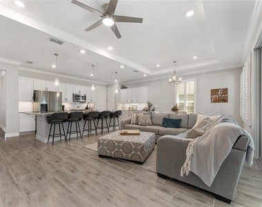 4306 Nw 54th Terrace - Photo Thumbnail 6