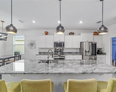4395 Nw 55th Terrace - Photo Thumbnail 2