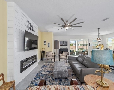 4395 Nw 55th Terrace - Photo Thumbnail 6